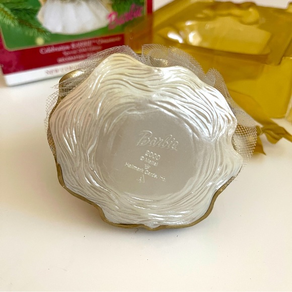 Celebration Barbie Ornament - special 2000 edition - hallmark - Picture 5 of 5